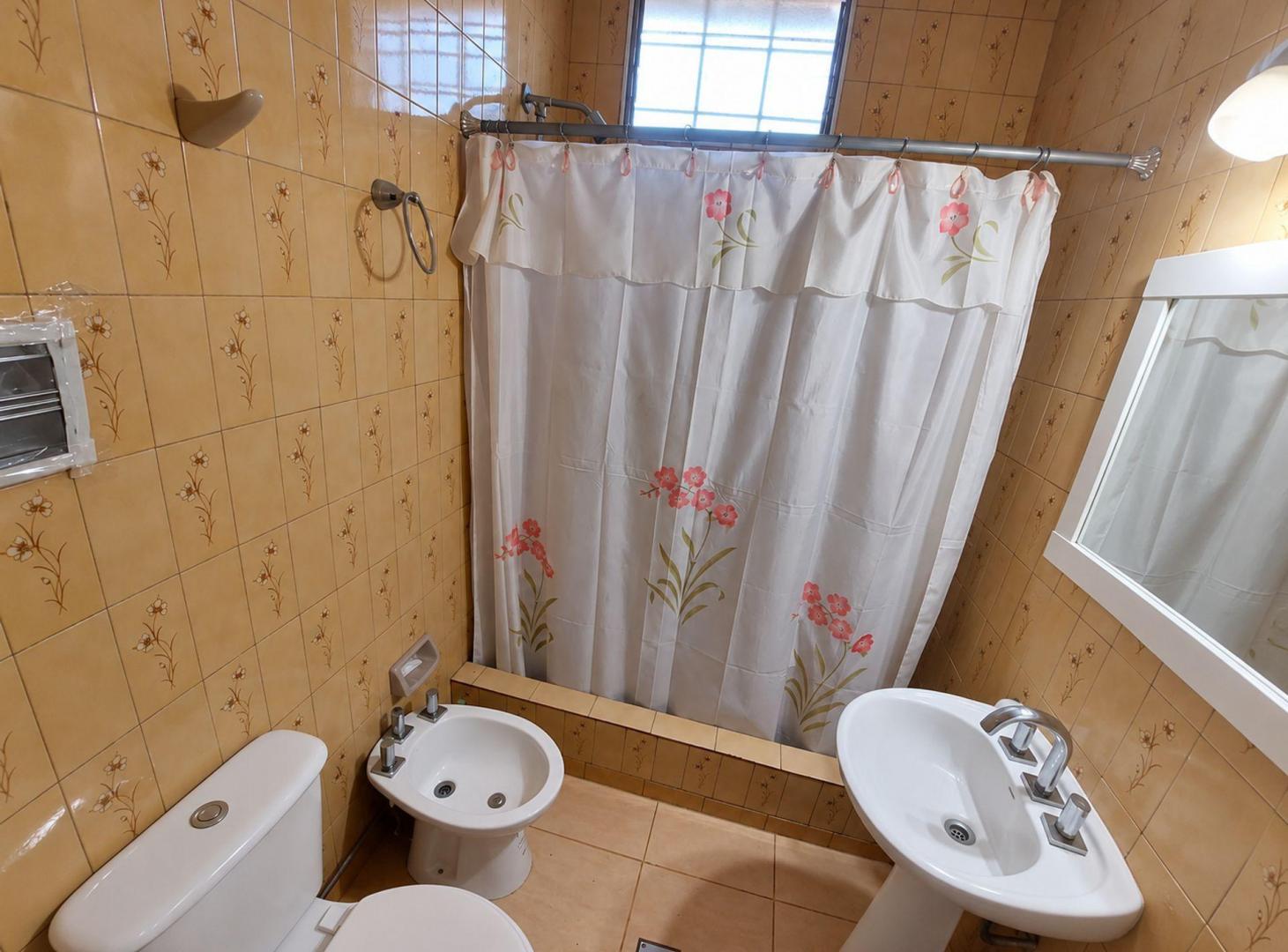 Foto de DEPARTAMENTO 4 AMBIENTES EN VENTA QUILMES APTO CRE, imagen 2