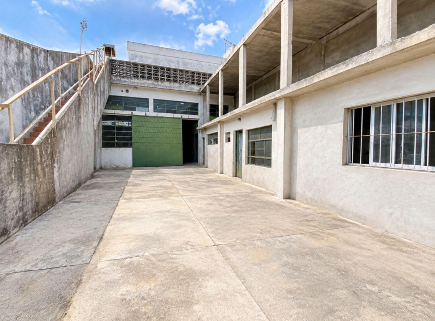 Foto de GALPON INDUSTRIAL+PH 4 AMB EN VENTA EN HAEDO, imagen 1