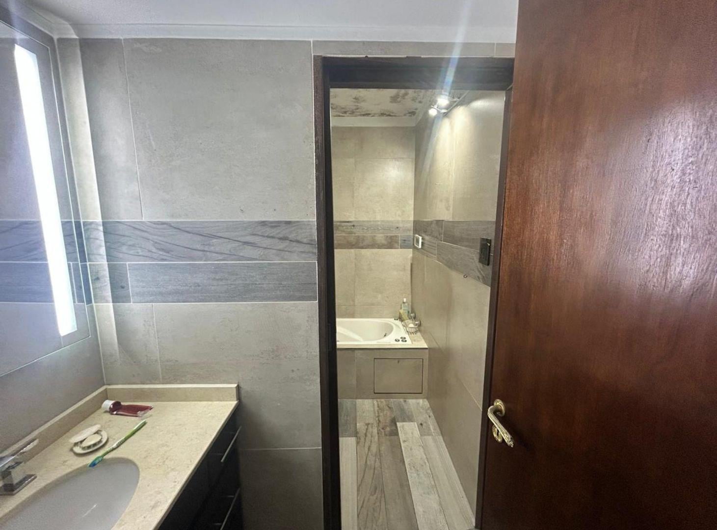 Foto de CASA EN VENTA 5 AMBIENTES EN VILLA SOLDATI COCHERA, imagen 2