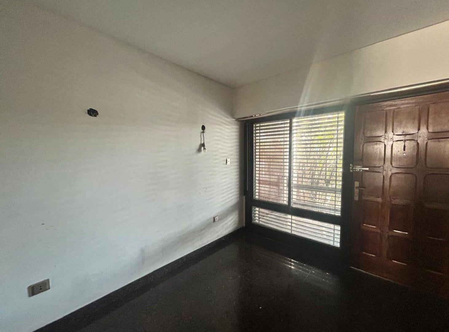 Foto de CASA EN VENTA 5 AMBIENTES EN VILLA SOLDATI COCHERA, imagen 5