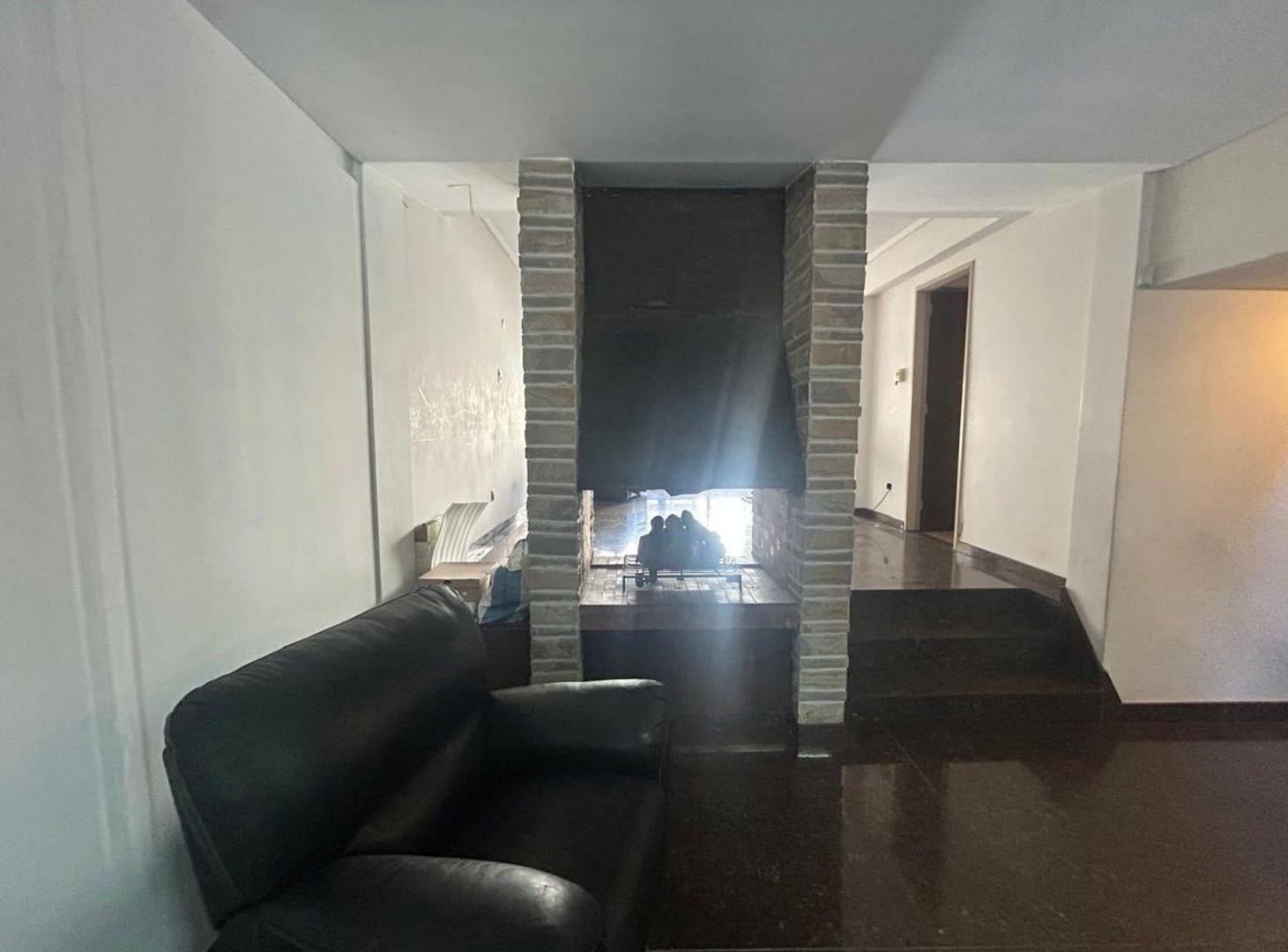 Foto de CASA EN VENTA 5 AMBIENTES EN VILLA SOLDATI COCHERA, imagen 4