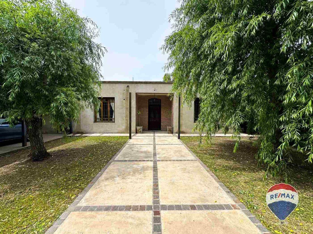 Foto de CASA 4 AMBIENTES EN VENTA GUERNICA, CON PILETA, imagen 1