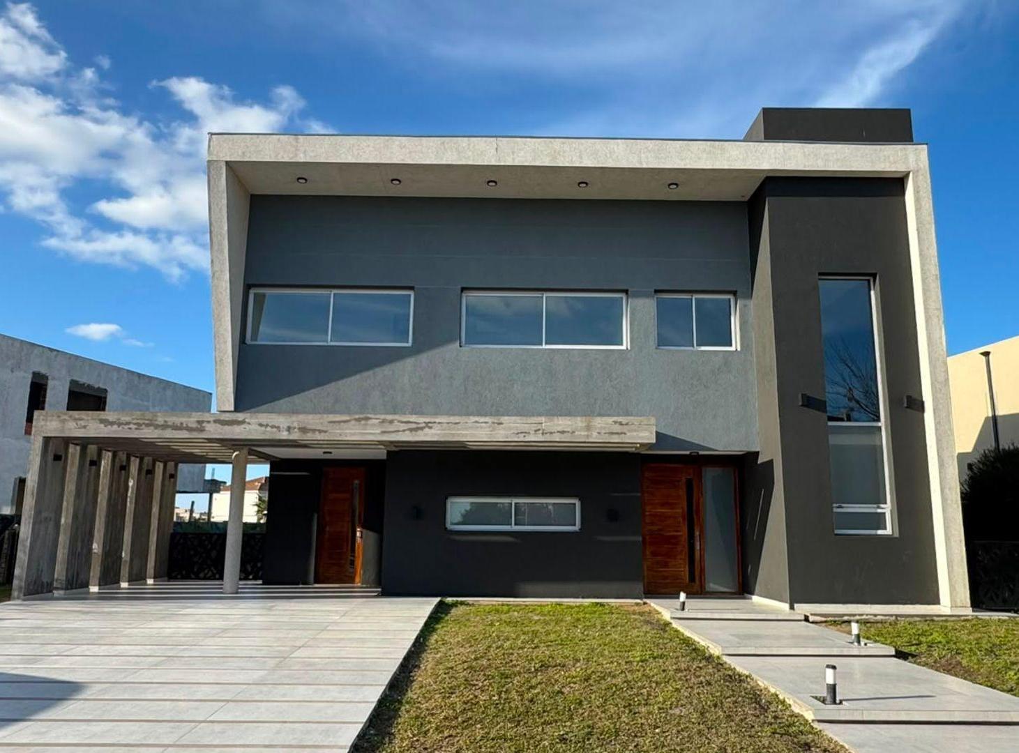 CASA 5 AMBIENTES EN ALQUILER EN TERRALAGOS