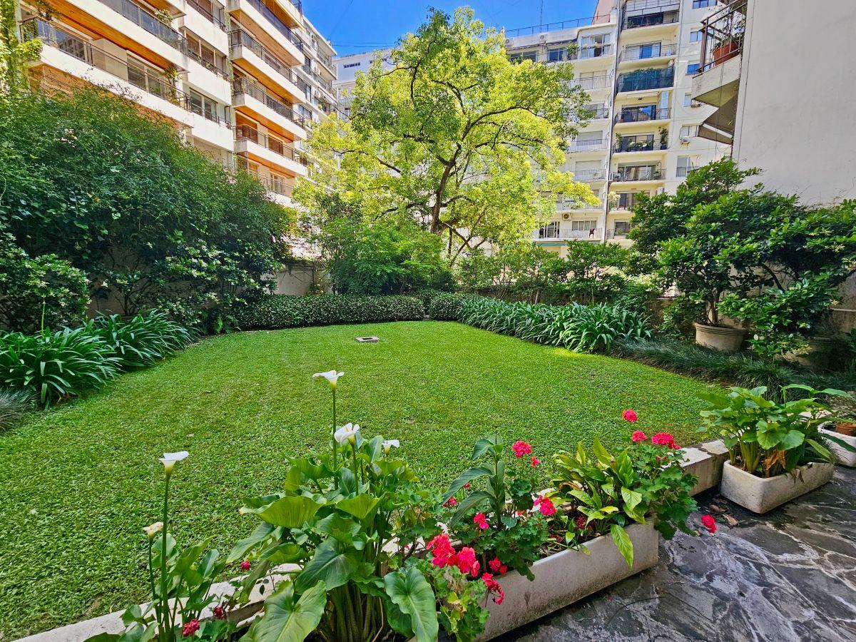 Libertad y Alvear | Atípico Contrafrente con JARDIN | Coch + Bau x2 | UNICO!!!
