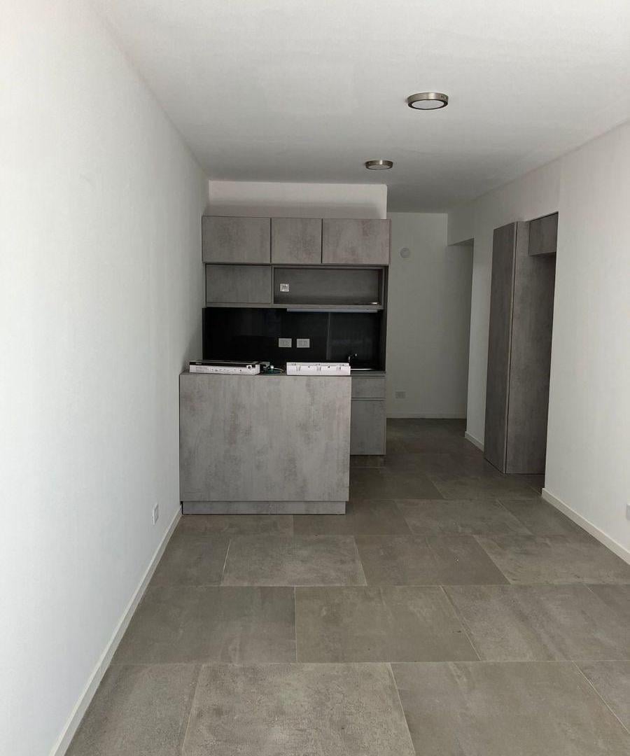 Foto de Moderno 2 Ambientes Súper Luminoso con Balcón Corrido, imagen 2