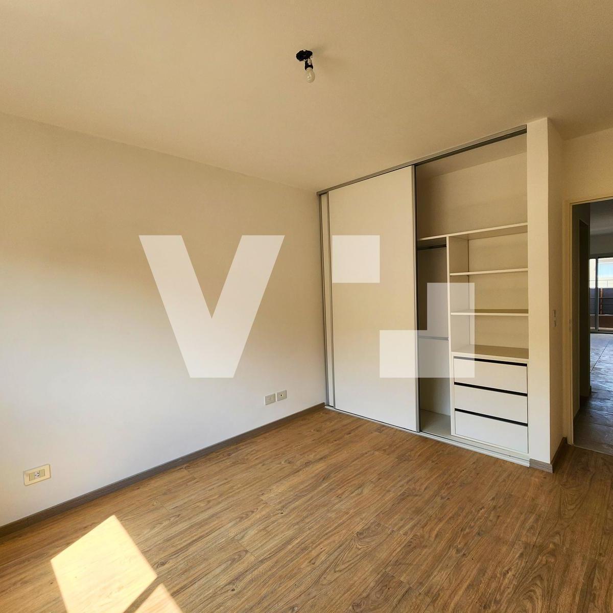 Departamento en Venta, 2 Ambientes con Cochera. 2