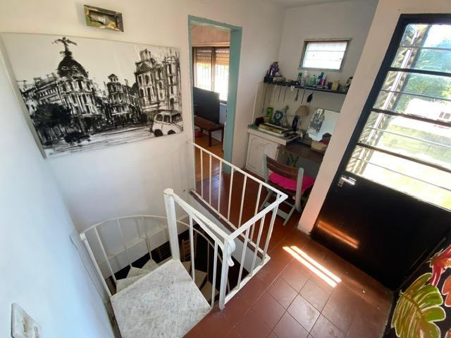 Excelente P. H. 5 Ambientes Planta Alta. Ing. White N° 945, Victoria 4