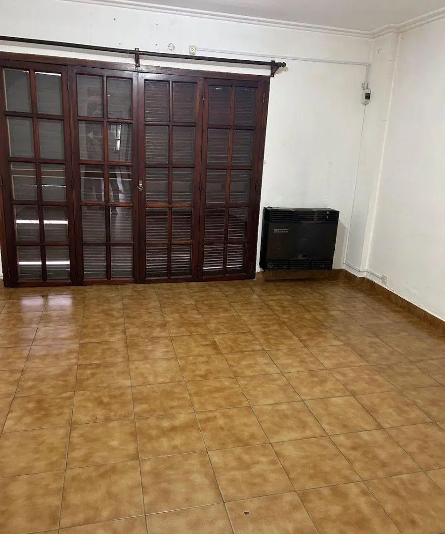 P.H. 2 AMB. PLANTA ALTA FRENTE. Av. AVELLANEDA N° 3085, VIRREYES.- 8