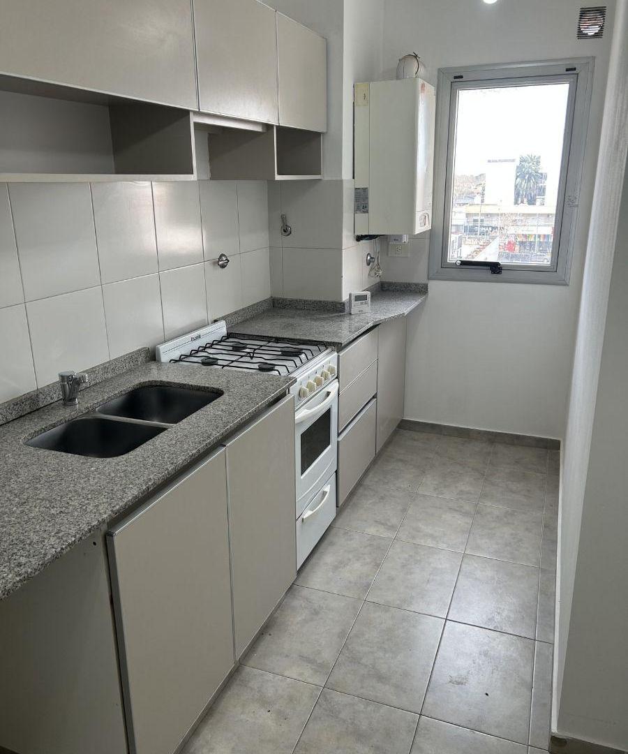 Foto de DEPARTAMENTO 2 AMBIENTES CON COCHERA Y TERRAZA PROPIA. AYACUCHO N°, imagen 4