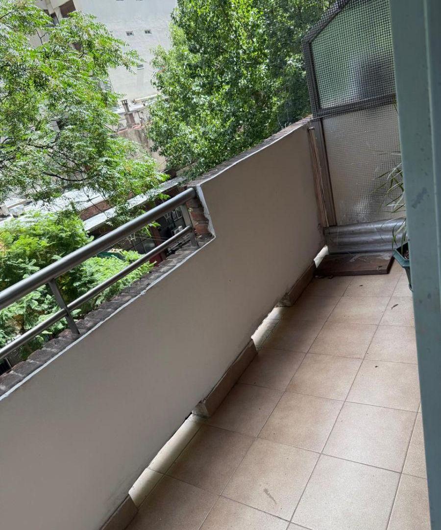 Departamento en venta en Belgrano
Monoambiente dividido, al frente con balcón. Luminoso. Apto prof.