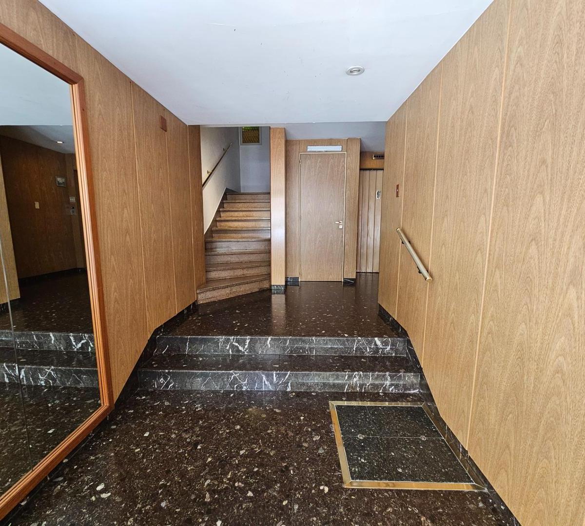 Foto de SEMIPISO 3 AMB FRTE EXCELENTE UBICACION, imagen 2