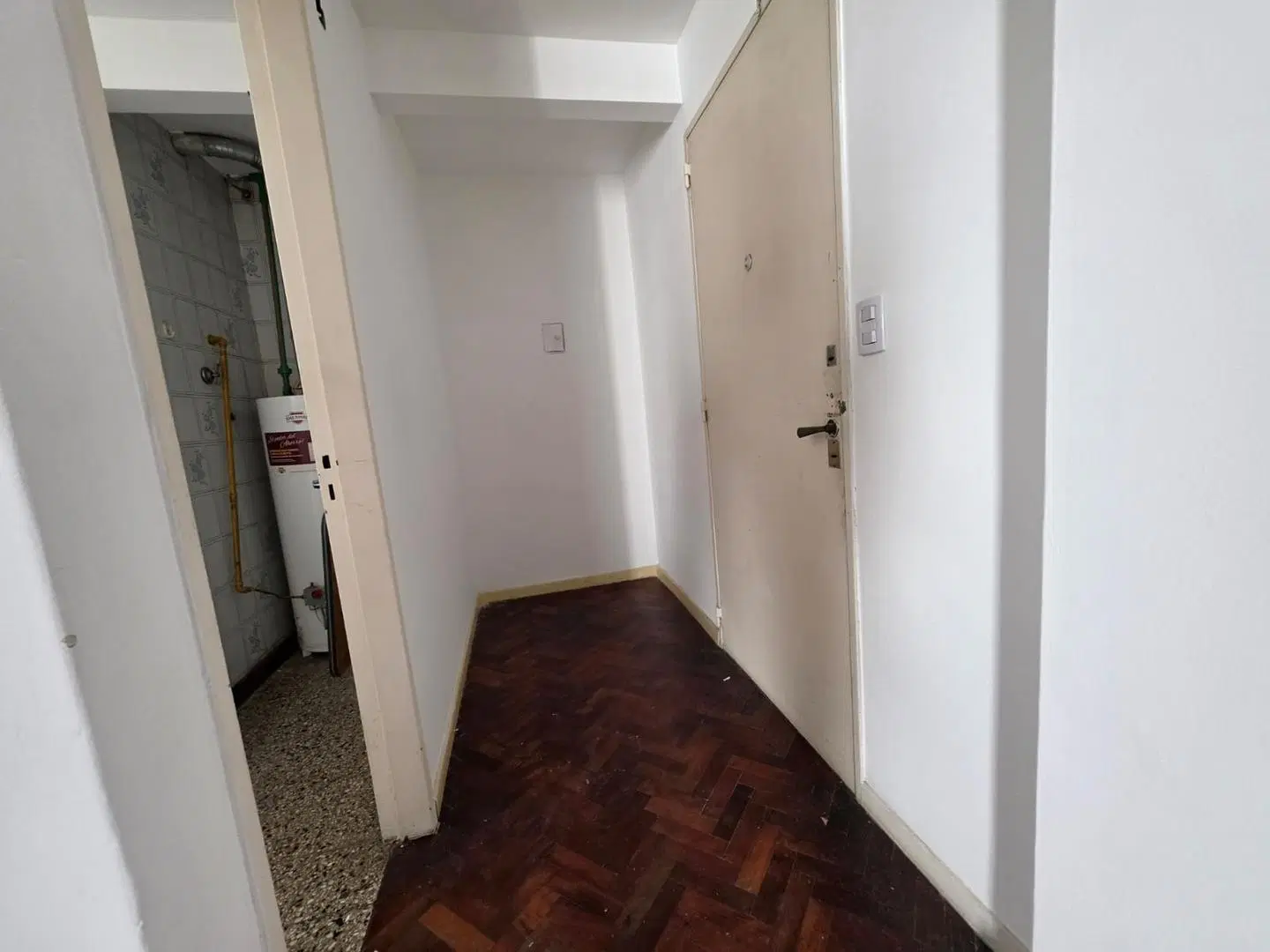 DEPARTAMENTO 2 AMBIENTES AMPLIOS . MUY BUENA UBICACION 4