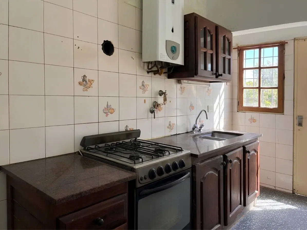 Casa de 3 dormitorios, patio y cochera - En Alquiler - Zona Sur 8