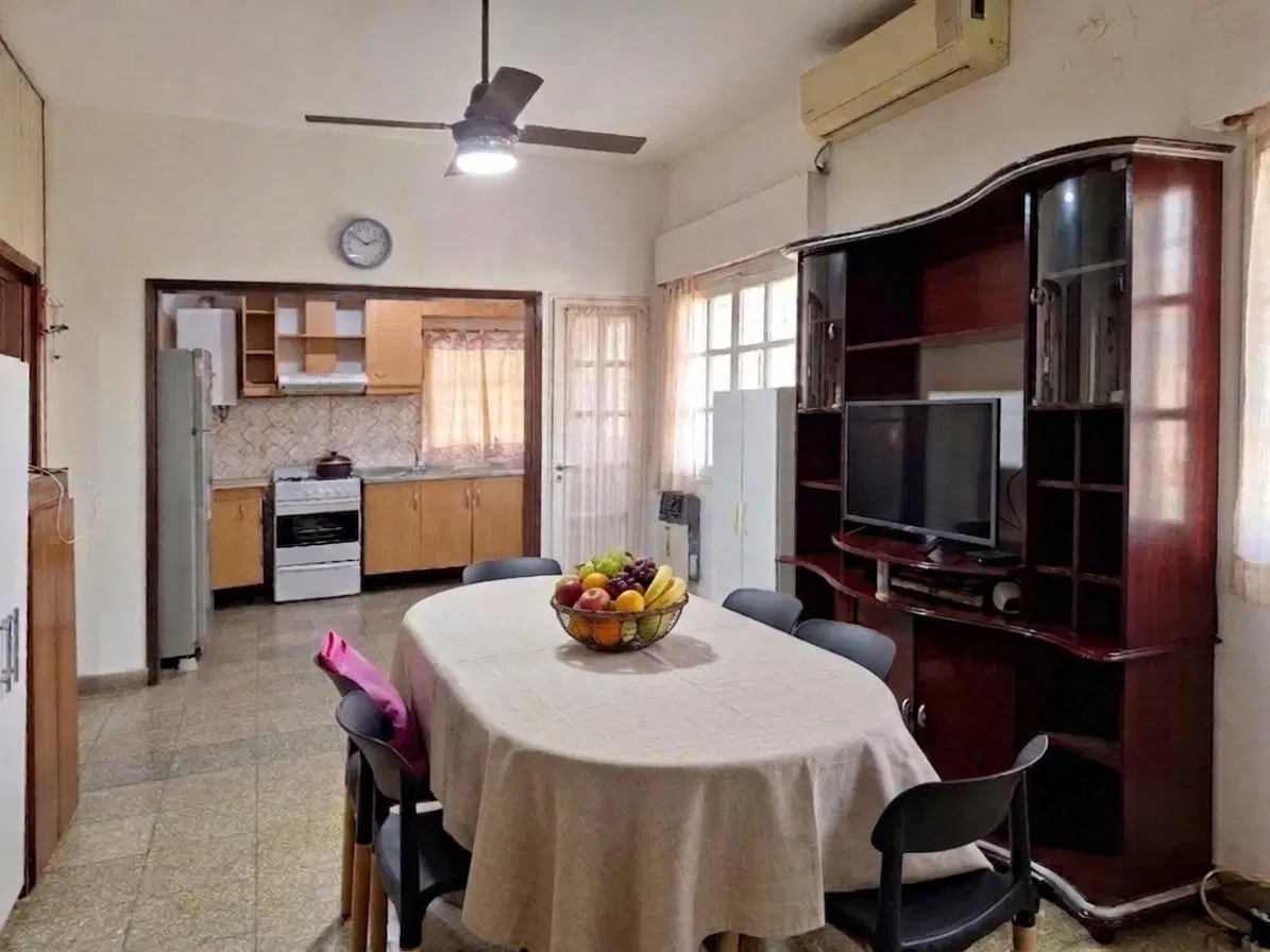 La Florida - Casa de tres dormitorios   patio - En Venta - USD 84.000 4