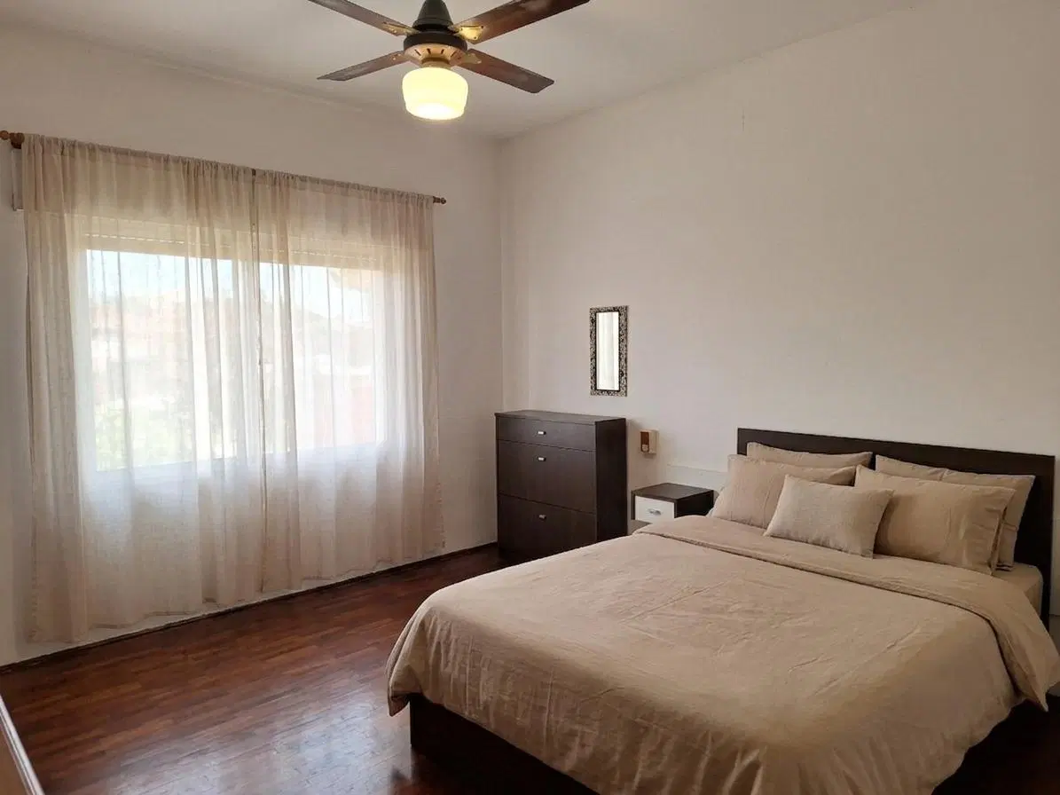 La Florida - Casa de tres dormitorios   patio - En Venta - USD 84.000 3