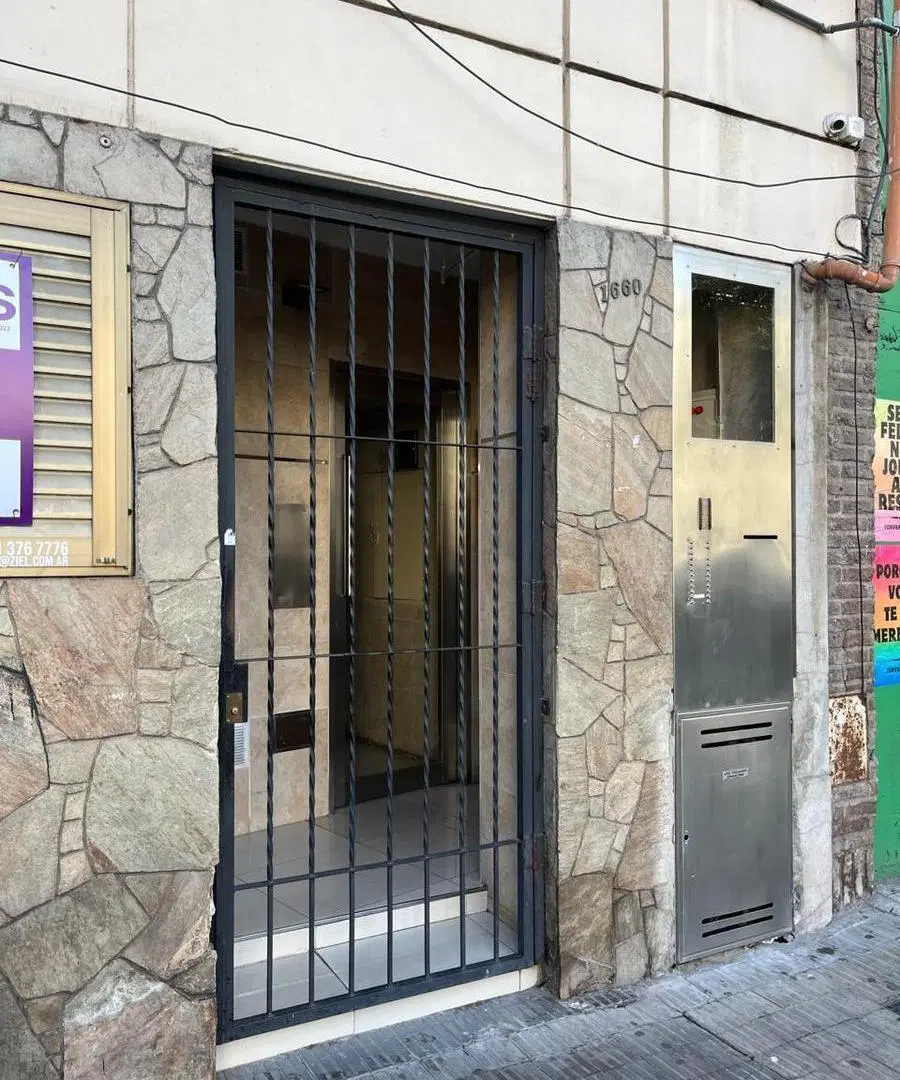 Departamento de dos dormitorios   balcón (interno) - En Alquiler $ 620.000 3