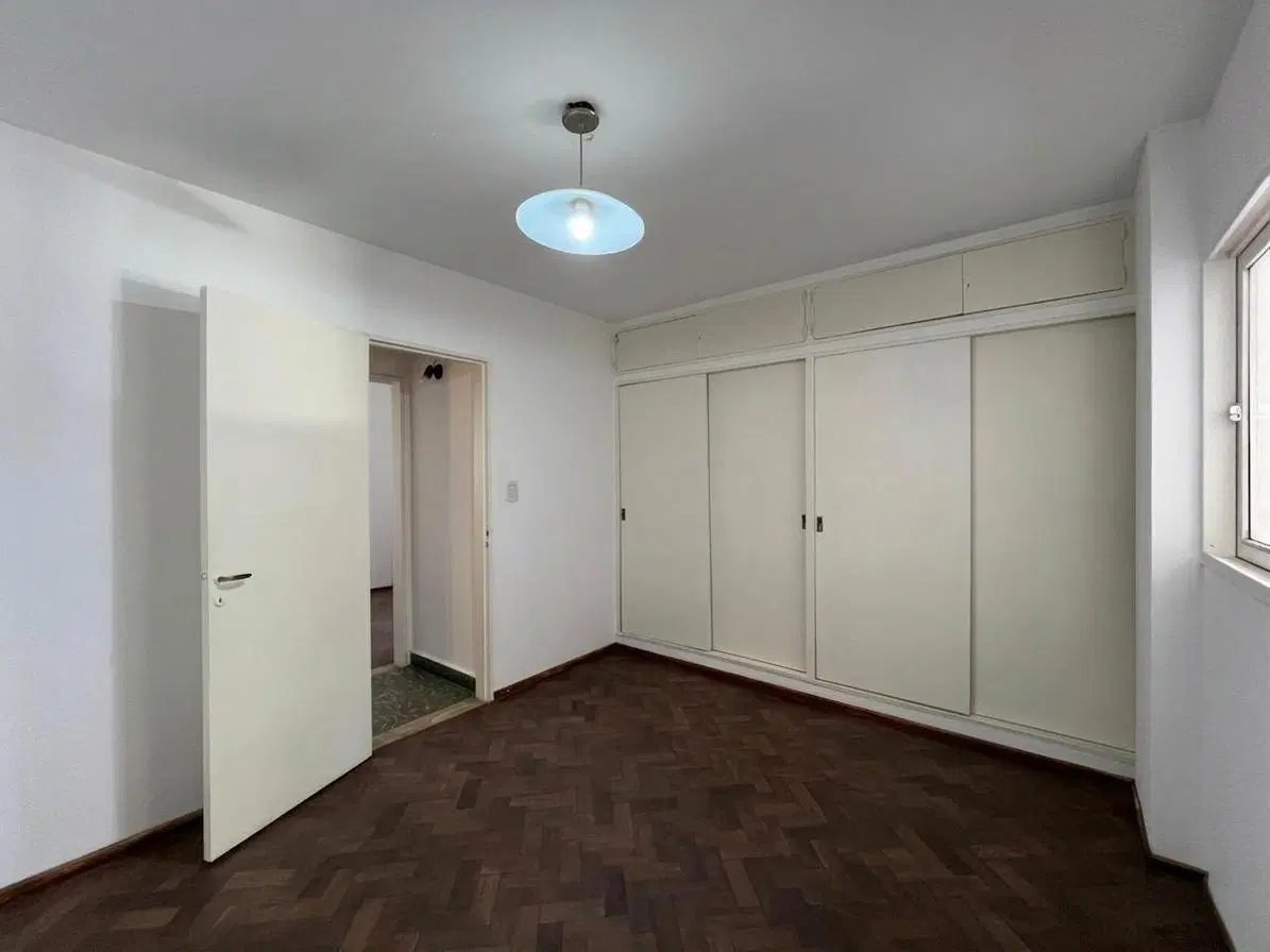 Departamento de dos dormitorios   balcón (interno) - En Alquiler $ 620.000 4