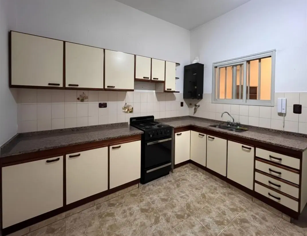 Departamento de pasillo dos dormitorios - En Alquiler -Centro, Rosario 2