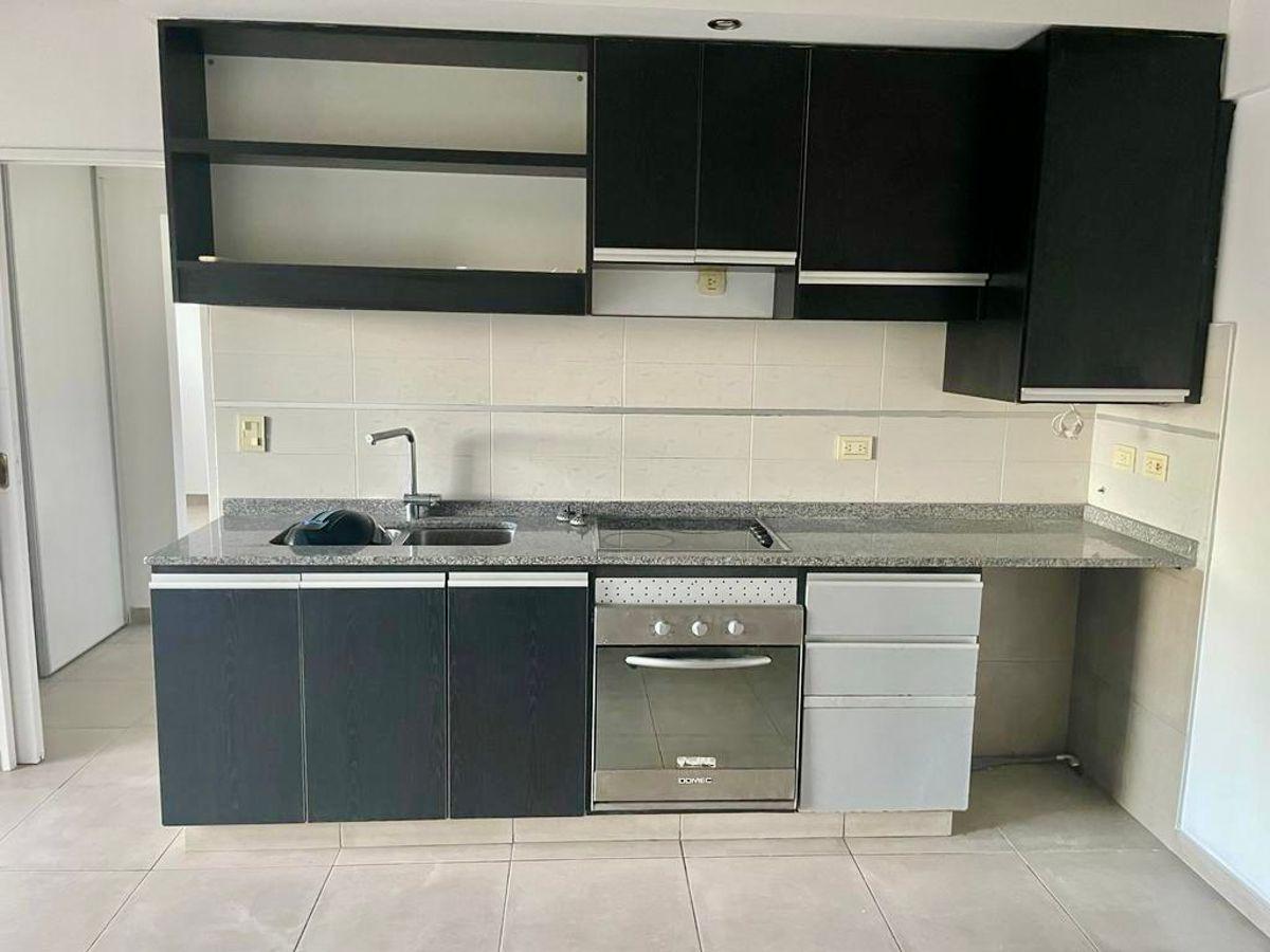 Foto de Departamento 2 ambientes con cochera - 7B, imagen 1