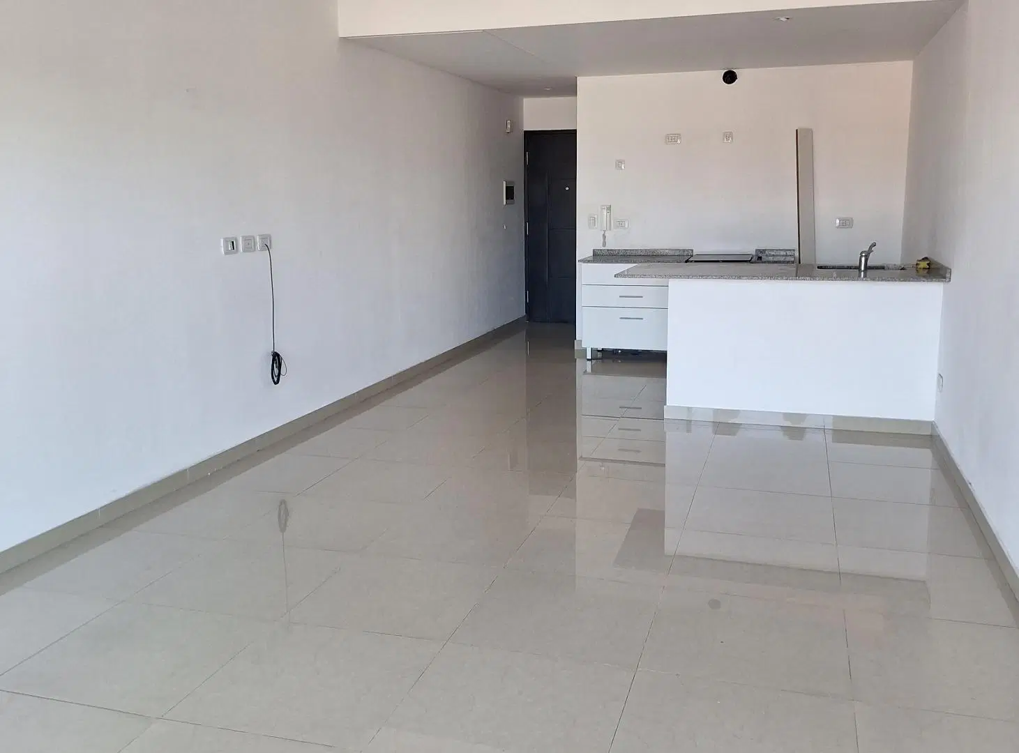 ALQUILA 1 AMBIENTE CON BALCON 3