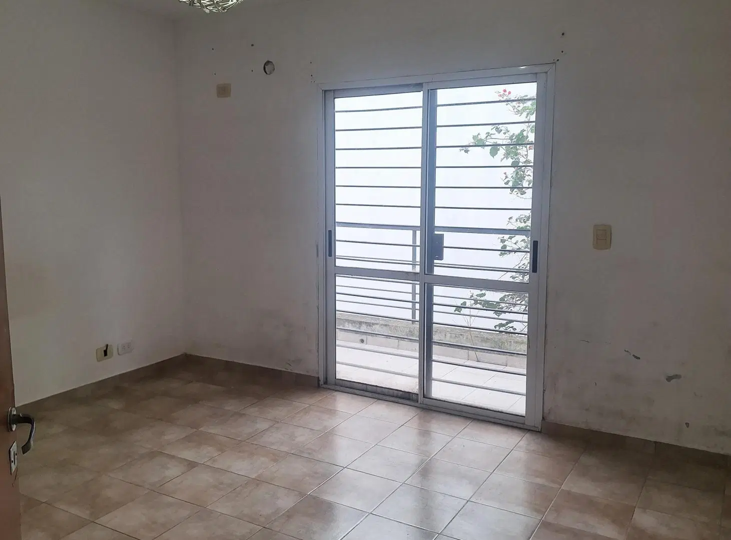 Alquiler duplex 3 ambientes con cochera CHILAVERT 1