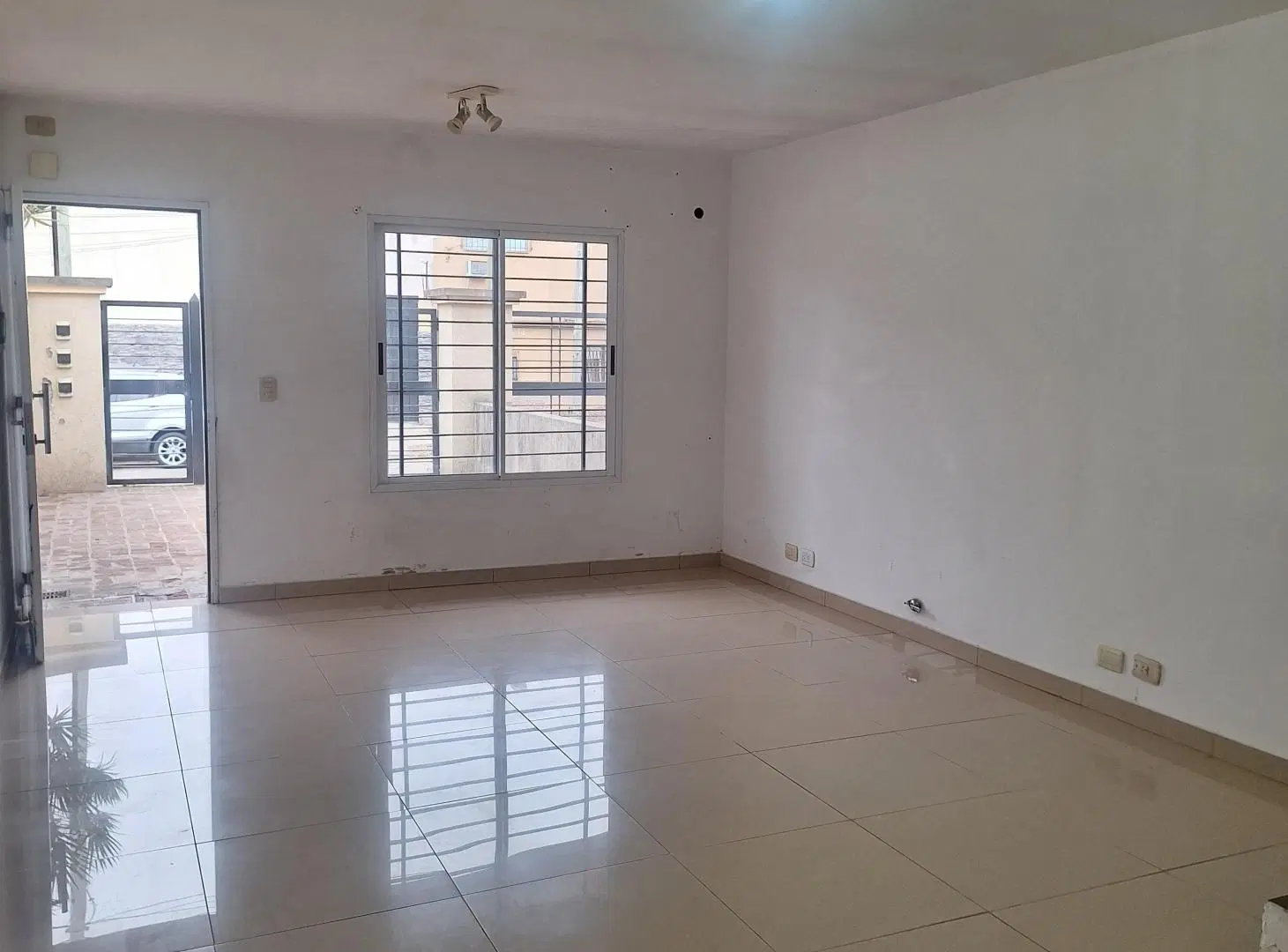 Alquiler duplex 3 ambientes con cochera CHILAVERT 3