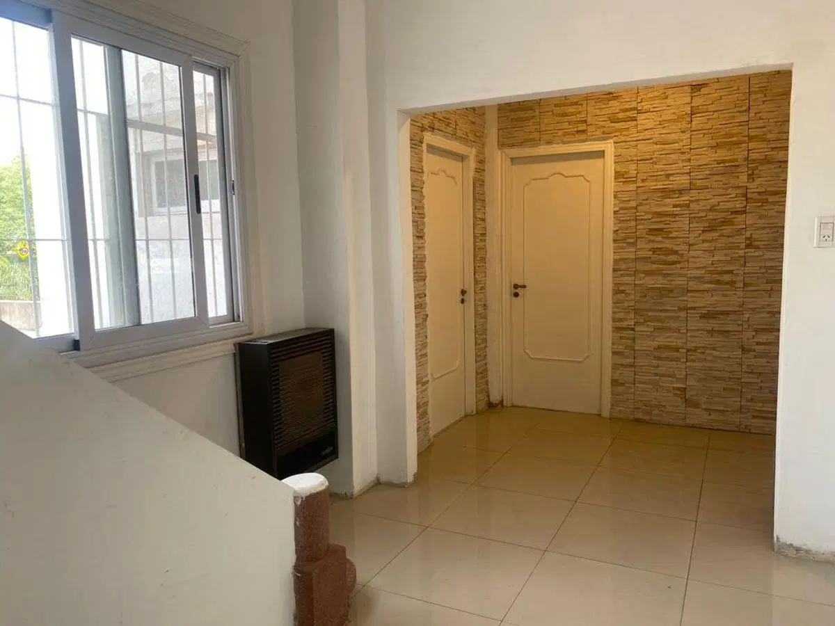 Casa a la venta 6 ambientes con cochera 5