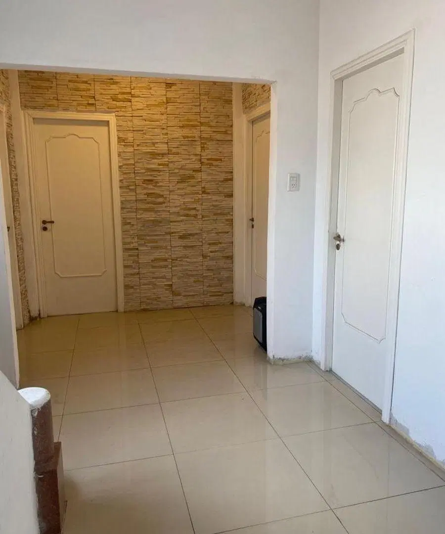Casa a la venta 6 ambientes con cochera 1