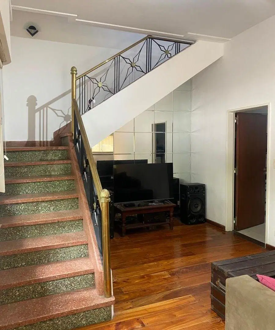 Casa a la venta 6 ambientes con cochera 3