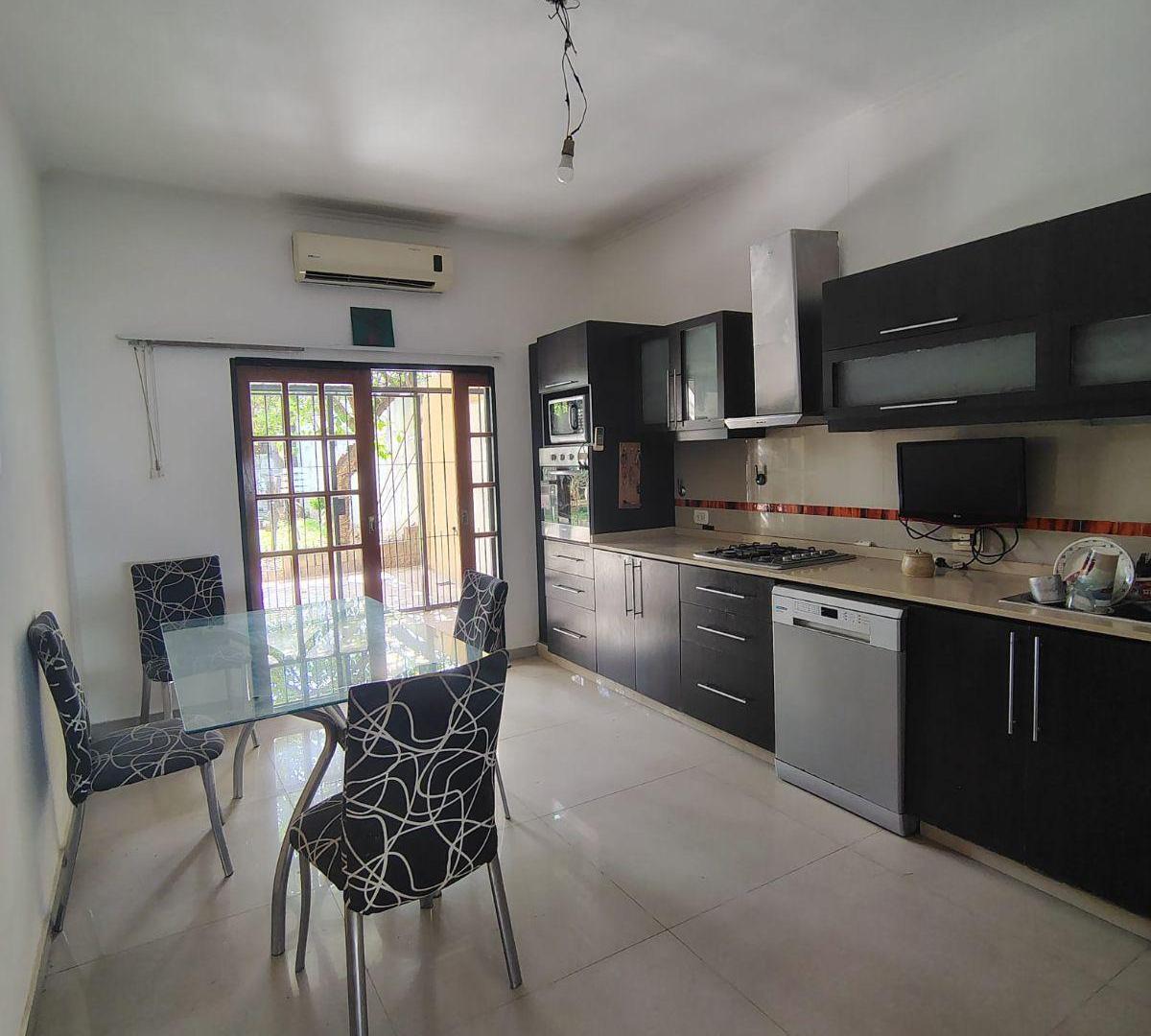 Foto de Alquiler casa 4 ambientes con cochera y quincho caferatta 4843 caseros, imagen 4