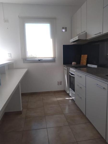Departamento 3 Amb. Al Frente con Balcon 2