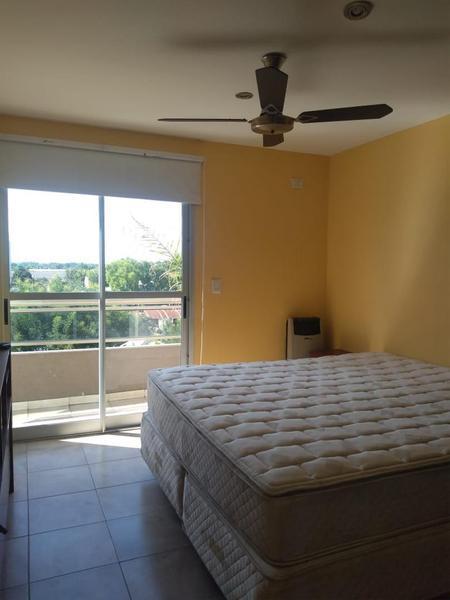 Departamento 3 Amb. Al Frente con Balcon 4