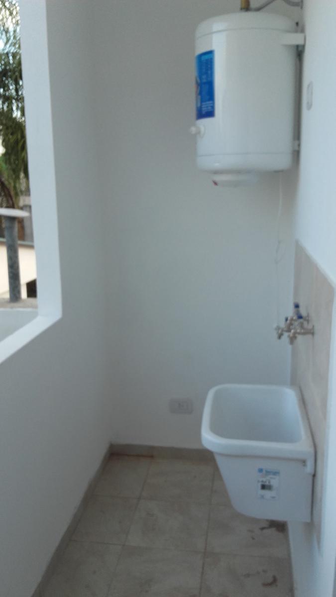 Departamento de 2 y 1/2 Amb. con Balcon 1