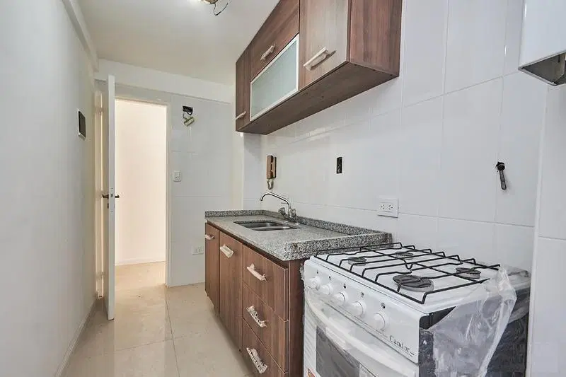 Departamento en Castelar de 4 amb. amplos con balcon excelente ubicacion 4
