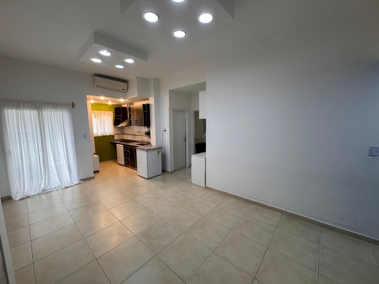 Departamento en planta baja con patio en villa luzuriaga
