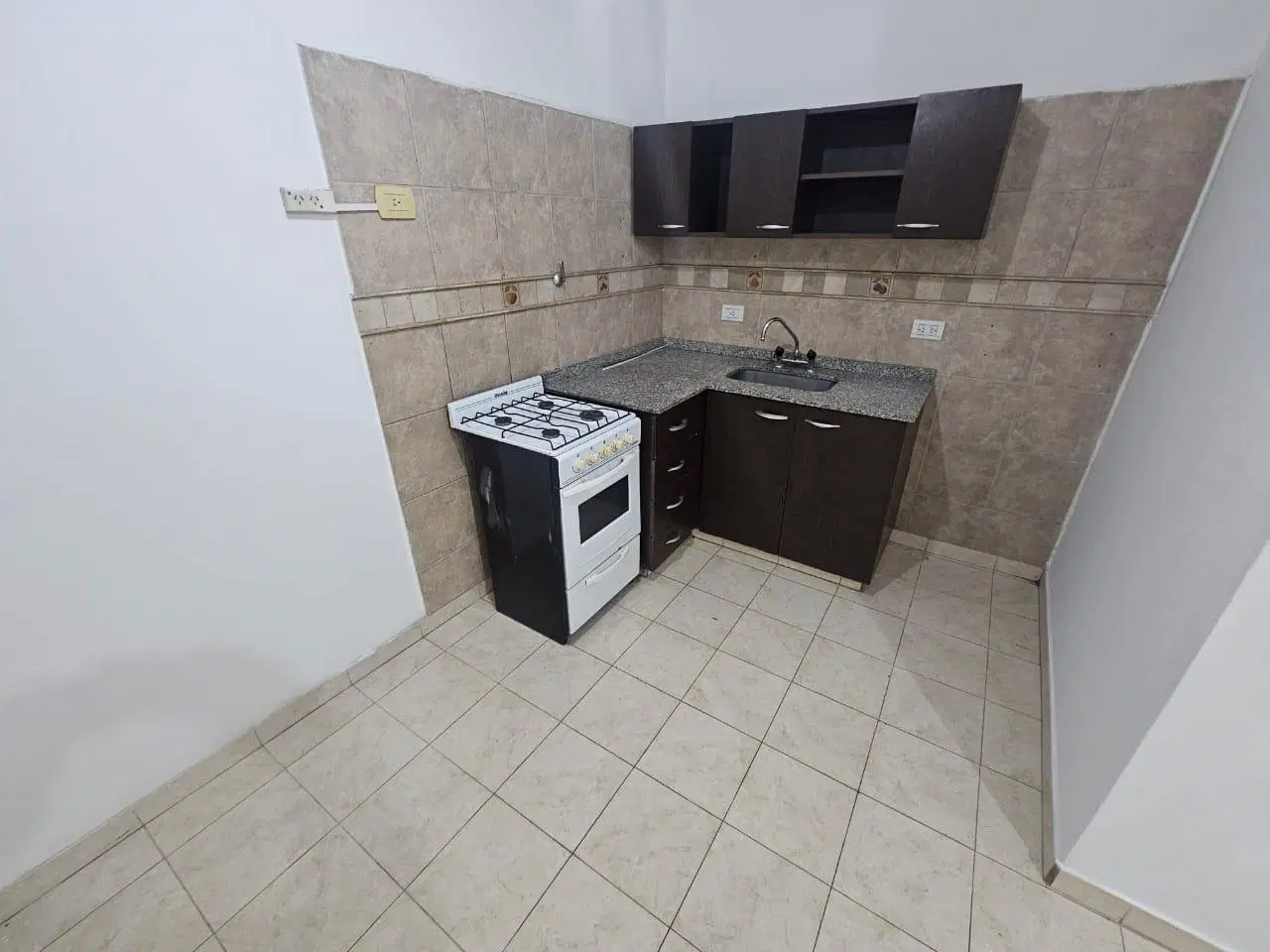 Departamento 2 amb. con patio en Ramos Mejia 2