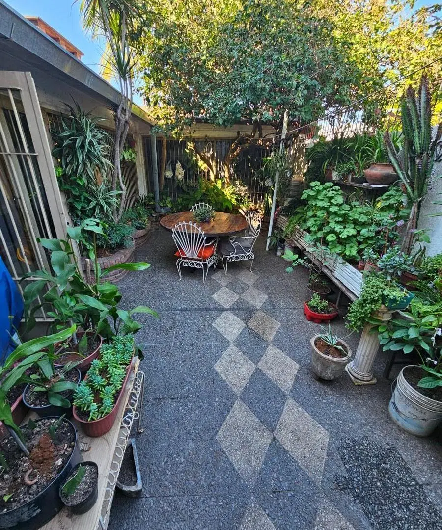 Casa 4 amb. amplios en 2 plantas en Esquina, con Garage y Patio 5