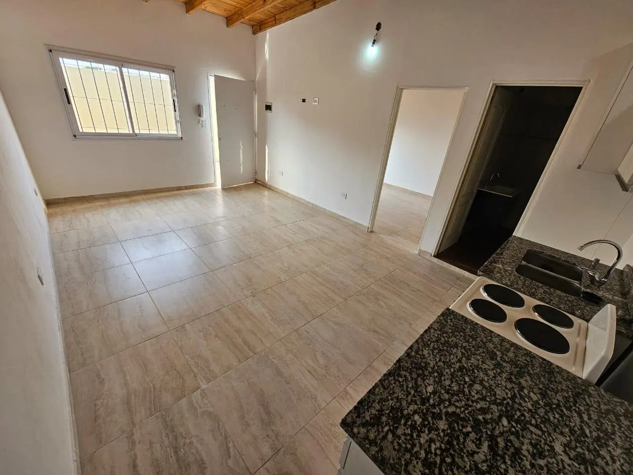 Departamento de 2 amb. a estrenar en alquiler en San Justo 2