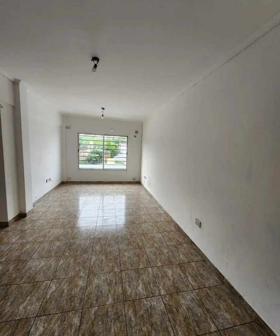 Departamento de 2 amb. amplios en San justo 4