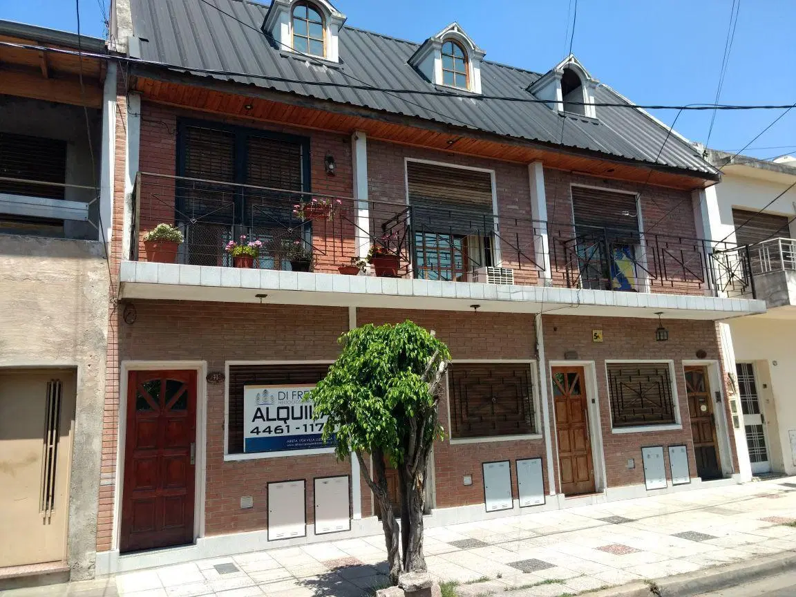 Departamento 2 amb. con patio en San Justo 2