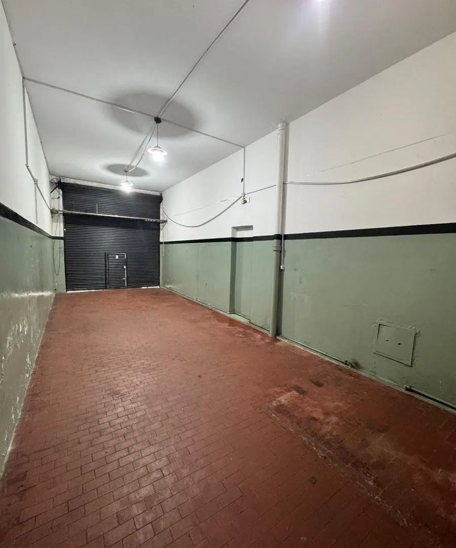Galpón de 350 m2 Excelente Ubicacion sibre calle Arieta 1642 2