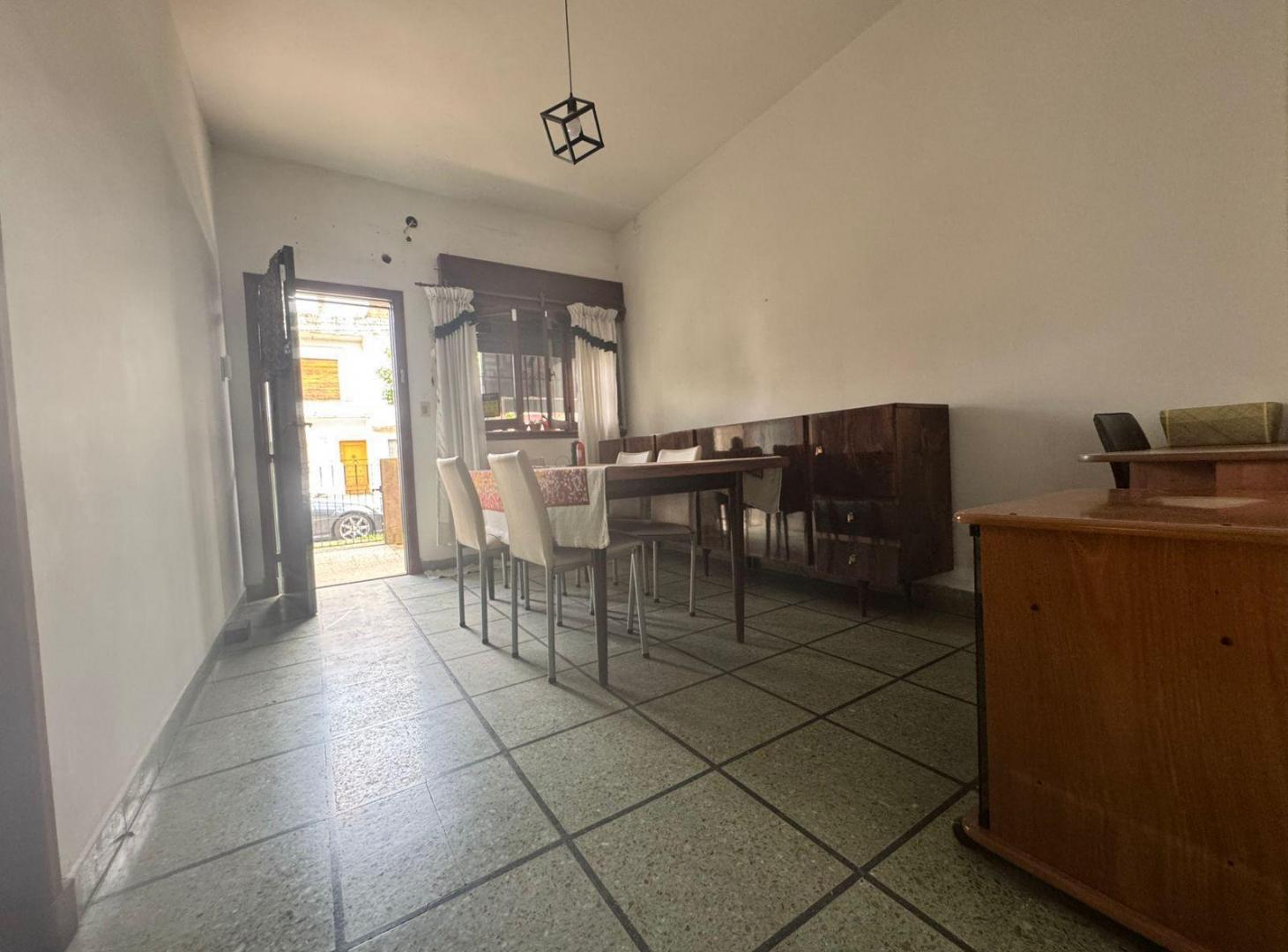 Foto de CASA 3 AMB A RECICLAR ZONIFICACION MI (mixto industrial), imagen 3