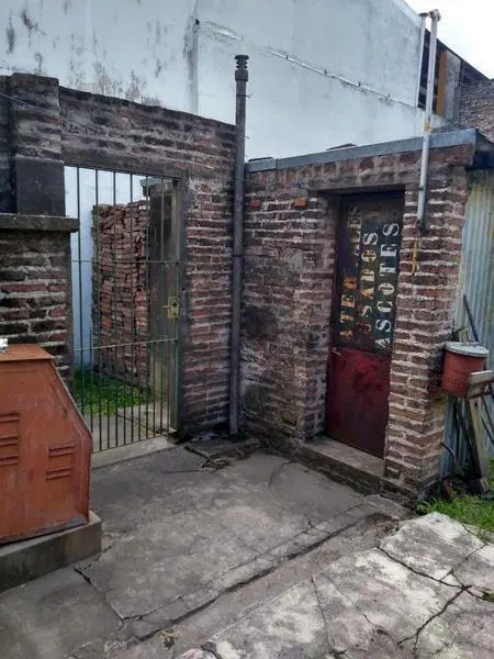 CASA 3 AMB A RECICLAR ZONIFICACION MI (mixto industrial) 8