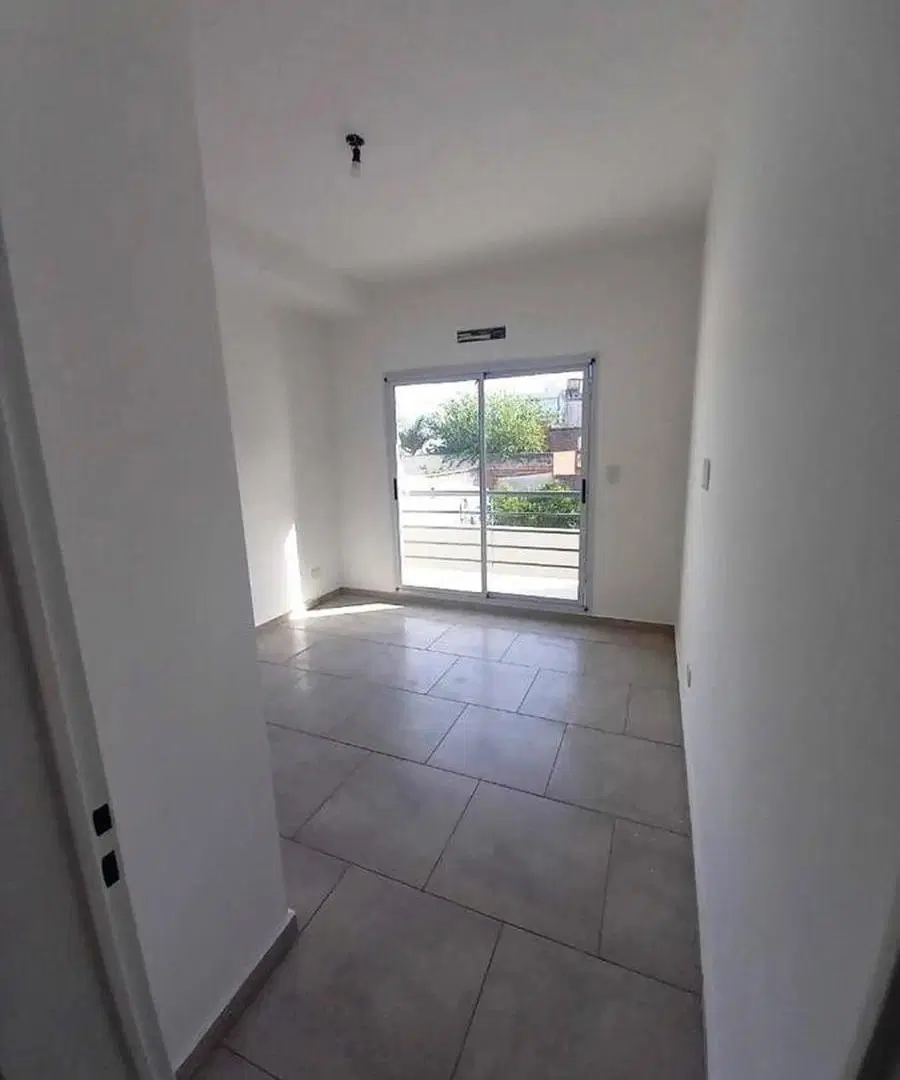 Departamento 2 amb. con balcon y cochera - Villa Luzuriaga 4