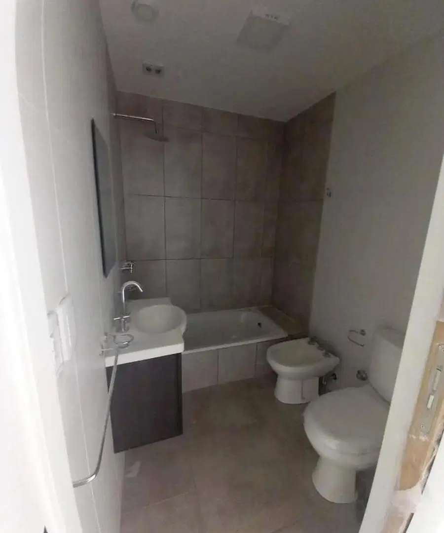 Departamento 2 amb. con balcon y cochera - Villa Luzuriaga 8