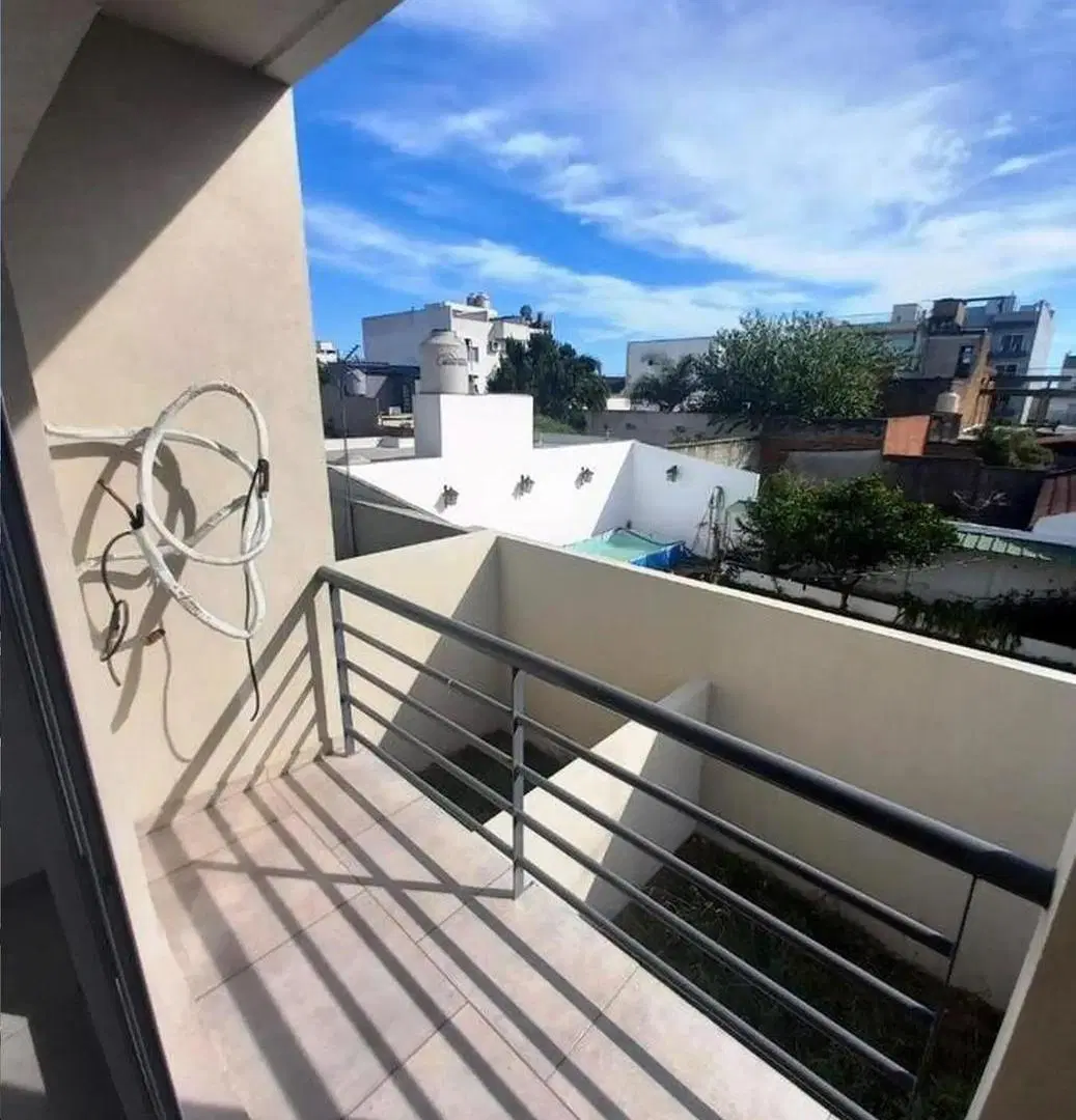 Departamento 2 amb. con balcon y cochera - Villa Luzuriaga 2