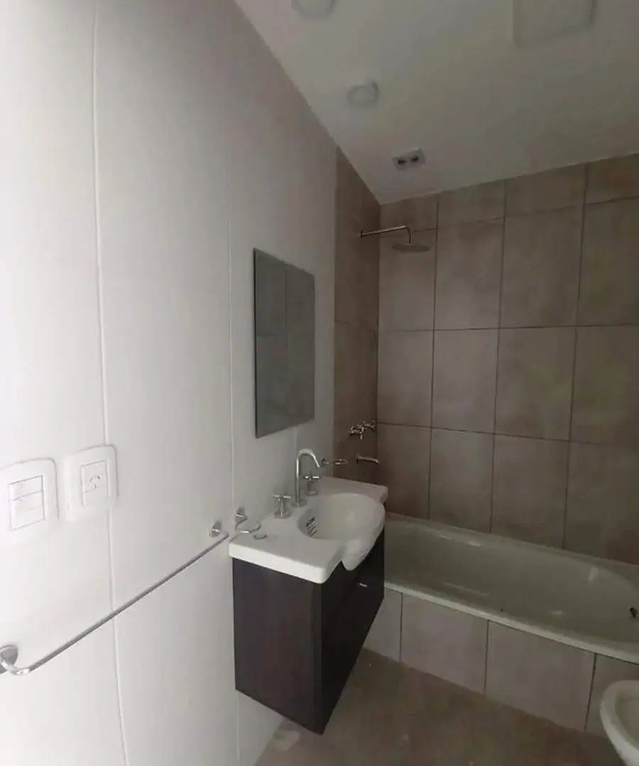 Departamento 2 amb. con balcon y cochera - Villa Luzuriaga 5