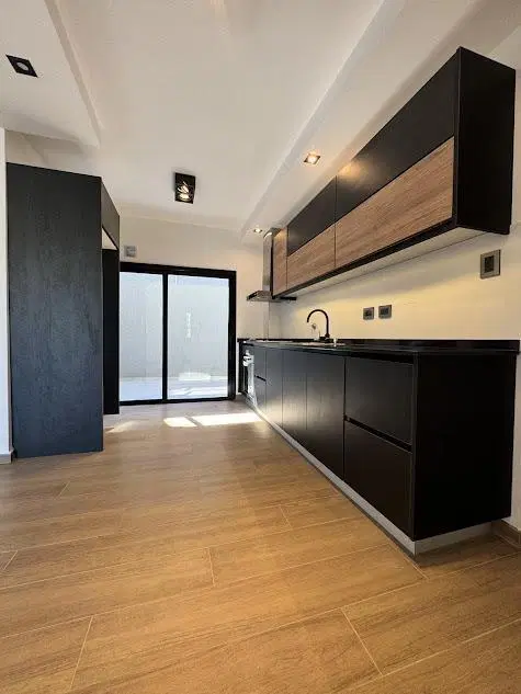 DEPARTAMENTO DE 3 AMB. CON COCHERA SEMIPISO DE EXCELENTE CALIDAD 4