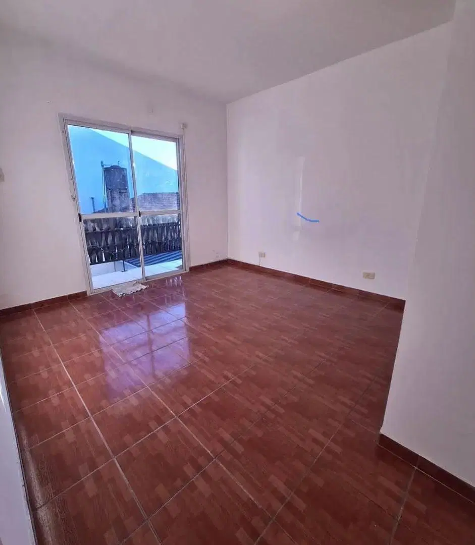 Departamento 2 amb. con balcon Villa Luzuriaga 4