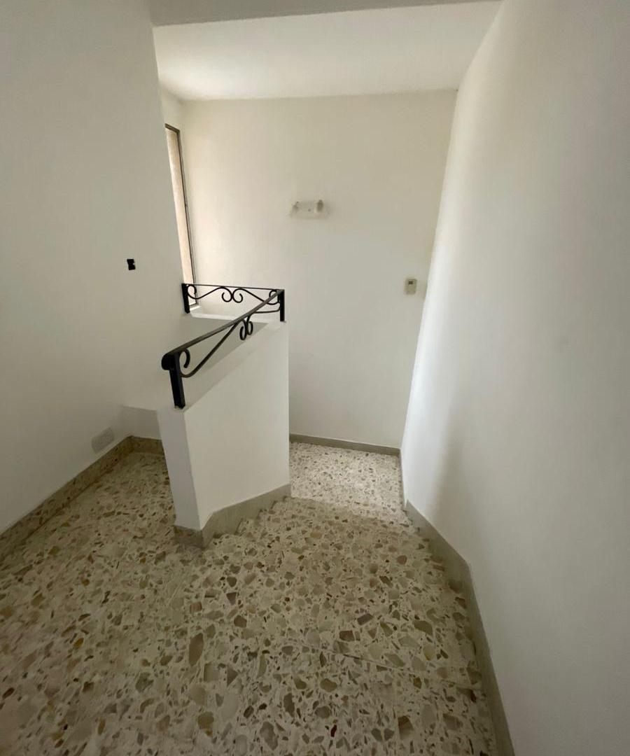 Foto de CASA 5 AMB. CON GARAGE PARQUE Y PILETA, imagen 5